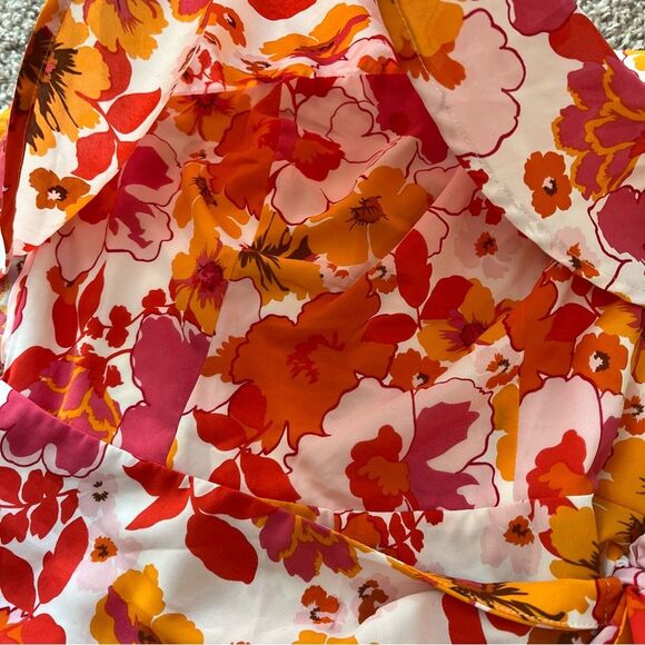 LUSH Floral Strapless Romper - Picture 14 of 14